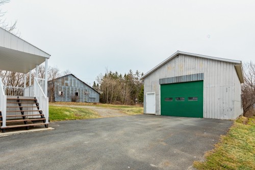 Garage - 52 Rue Principale, Saint-Adalbert, QC 