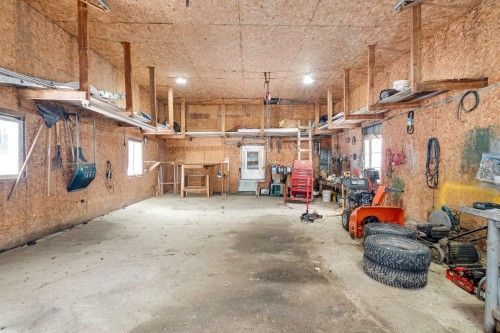 Garage - 52 Rue Principale, Saint-Adalbert, QC 