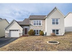 27 Hallihan DR Oromocto, NB E2V 0C2