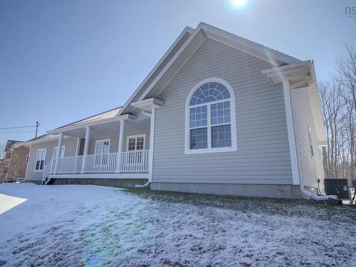 24 Hampton Drive, Sydney River, NS 