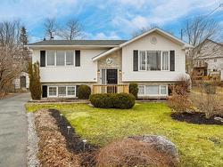 10 Tynes Court Lower Sackville, NS B4C 3Y9