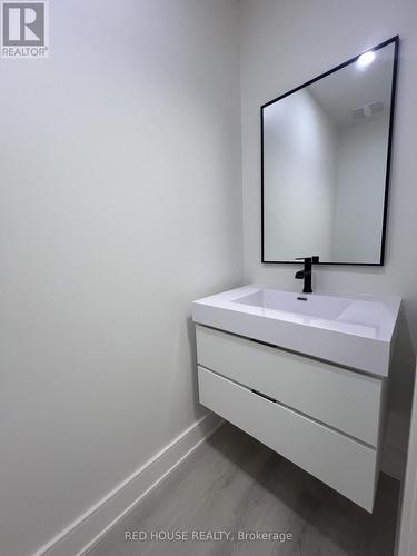 98 Everett Common, St. Catharines, ON - Indoor Photo Showing Bathroom