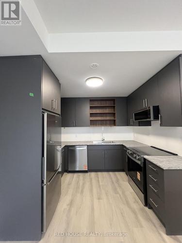 98 Everett Common, St. Catharines, ON - Indoor Photo Showing Kitchen