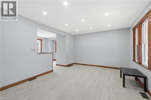 570 Cannon Street E, Hamilton, ON - Indoor Photo Showing Other Room