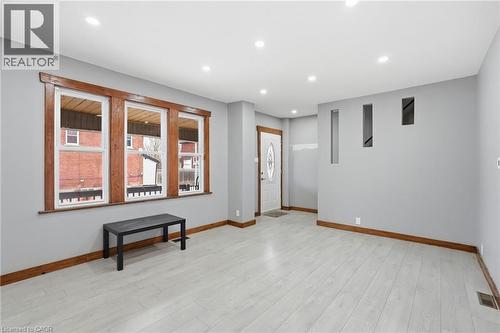 570 Cannon Street E, Hamilton, ON - Indoor Photo Showing Other Room