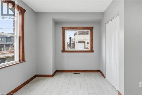 570 Cannon Street E, Hamilton, ON - Indoor Photo Showing Other Room