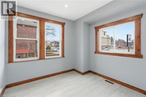 570 Cannon Street E, Hamilton, ON - Indoor Photo Showing Other Room
