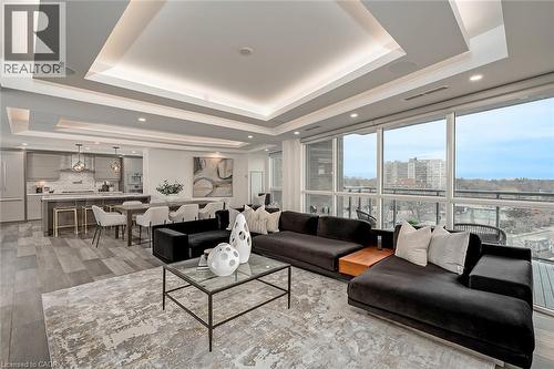 2060 Lakeshore Road Unit# 608, Burlington, ON - Indoor Photo Showing Living Room