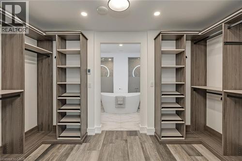 2060 Lakeshore Road Unit# 608, Burlington, ON - Indoor With Storage