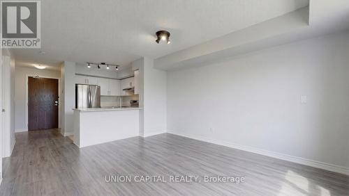 217 - 3 Ellesmere Street, Richmond Hill, ON - Indoor Photo Showing Kitchen