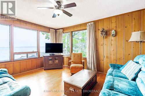 1697 Champlain Road, Tiny, ON - Indoor Photo Showing Living Room