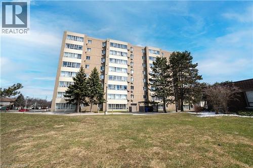 65 Highland Crescent Unit# 501, Kitchener, ON - Outdoor With Facade
