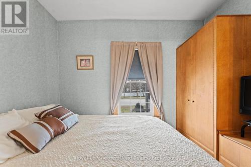 107 Victoria Street N, Goderich (Goderich (Town)), ON - Indoor Photo Showing Bedroom