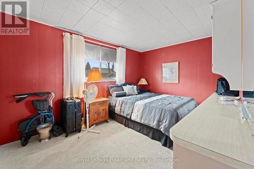 107 Victoria Street N, Goderich (Goderich (Town)), ON - Indoor Photo Showing Bedroom
