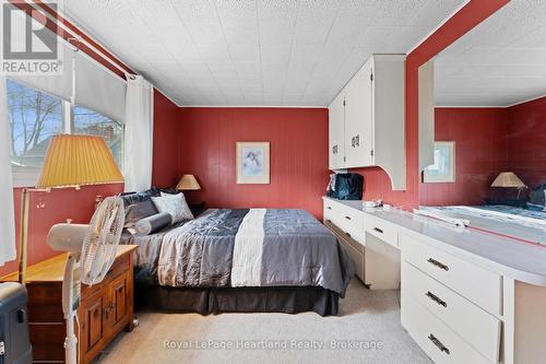 107 Victoria Street N, Goderich (Goderich (Town)), ON - Indoor Photo Showing Bedroom