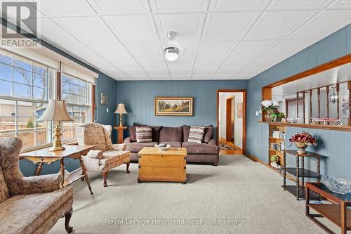 107 Victoria Street N, Goderich (Goderich (Town)), ON - Indoor Photo Showing Living Room
