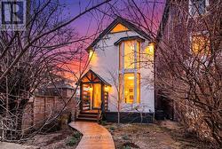 239 HEATH STREET E Toronto, ON M4T 1T1