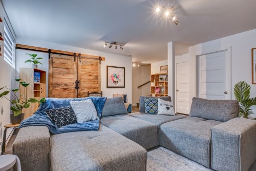 Salle familiale - 634 Rue Beauregard, Saint-Lin/Laurentides, QC - Indoor Photo Showing Living Room