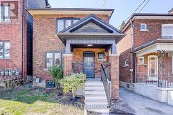 342 GLENHOLME AVENUE Toronto, ON M6E 3E5