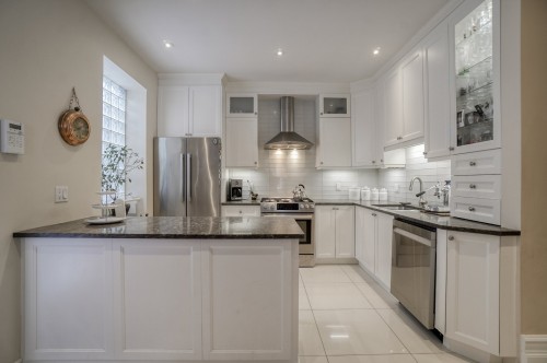 Cuisine - 447 Av. Prince-Albert, Westmount, QC - Indoor Photo Showing Kitchen With Upgraded Kitchen