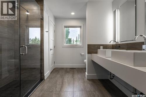 1150 Spadina Crescent E, Saskatoon, SK - Indoor Photo Showing Bathroom