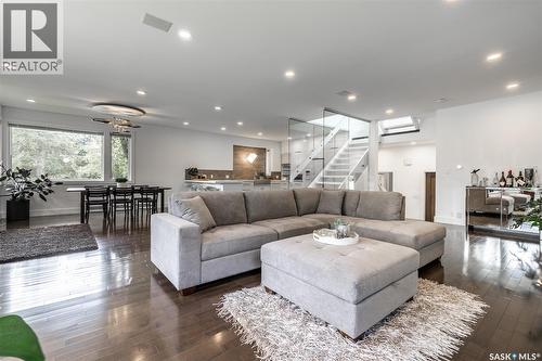 1150 Spadina Crescent E, Saskatoon, SK - Indoor Photo Showing Living Room