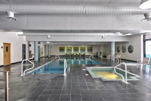 Other - 504-7525 Av. Mountain Sights, Montréal (Côte-Des-Neiges/Notre-Dame-De-Grâce), QC - Indoor Photo Showing Other Room With In Ground Pool