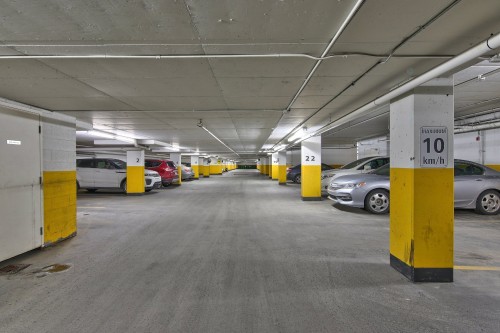 Other - 504-7525 Av. Mountain Sights, Montréal (Côte-Des-Neiges/Notre-Dame-De-Grâce), QC - Indoor Photo Showing Garage