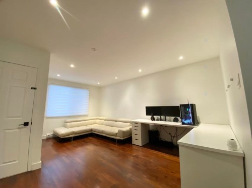 Salon - 590 Av. De Cherbourg, Laval (Chomedey), QC - Indoor Photo Showing Other Room