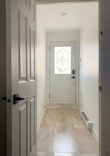 Hall d'entrée/Vestibule - 590 Av. De Cherbourg, Laval (Chomedey), QC - Indoor Photo Showing Other Room