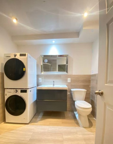 Salle de bains - 590 Av. De Cherbourg, Laval (Chomedey), QC - Indoor