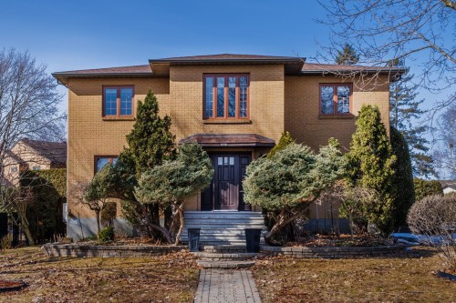 40 Rue Héritage  Kirkland, QC H9J 3C5