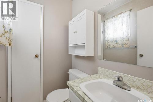 554 Fisher Crescent, Saskatoon, SK - Indoor Photo Showing Bathroom
