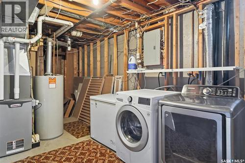 554 Fisher Crescent, Saskatoon, SK - Indoor Photo Showing Laundry Room