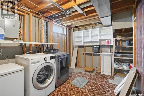 554 Fisher Crescent, Saskatoon, SK - Indoor Photo Showing Laundry Room