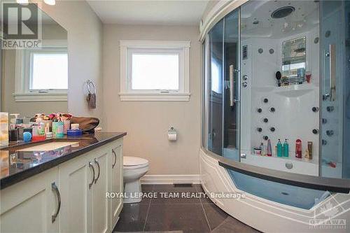 840 Forest Street, Ottawa, ON - Indoor Photo Showing Bathroom