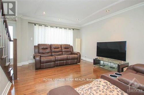 840 Forest Street, Ottawa, ON - Indoor Photo Showing Living Room