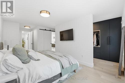 221 Wesley Avenue, Ottawa, ON - Indoor Photo Showing Bedroom