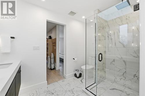 221 Wesley Avenue, Ottawa, ON - Indoor Photo Showing Bathroom