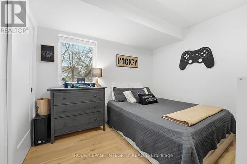 221 Wesley Avenue, Ottawa, ON - Indoor Photo Showing Bedroom