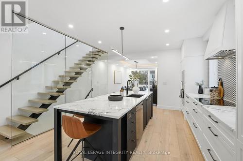 221 Wesley Avenue, Ottawa, ON - Indoor Photo Showing Kitchen With Upgraded Kitchen