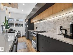 8405 77 ST NW  Edmonton, AB T6C 2L7