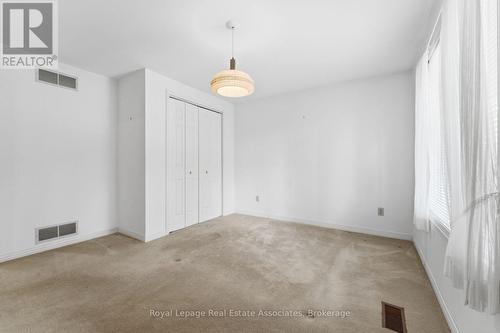 95 Oakes Drive, Mississauga, ON - Indoor Photo Showing Other Room