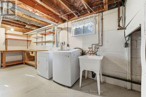 95 Oakes Drive, Mississauga, ON - Indoor Photo Showing Laundry Room