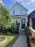 25 TEIGNMOUTH AVENUE Toronto, ON M6E 1S6