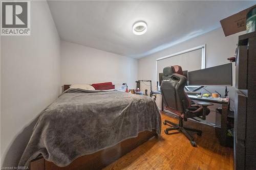 330 East 18Th Street, Hamilton, ON - Indoor Photo Showing Bedroom