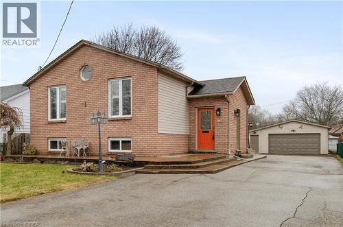71 BARNES Avenue  Brantford, ON N3R 4Y9