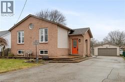71 BARNES Avenue Brantford, ON N3R 4Y9