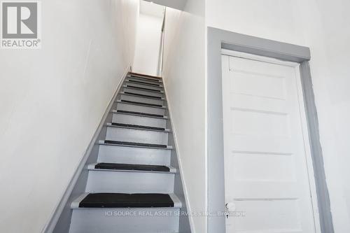 113 Fairmont Avenue, Ottawa, ON - Indoor Photo Showing Other Room