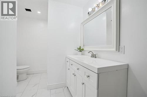 95 Hemlock Way, Grimsby, ON - Indoor Photo Showing Bathroom